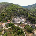 Rustic Luxury Villa Fulmin